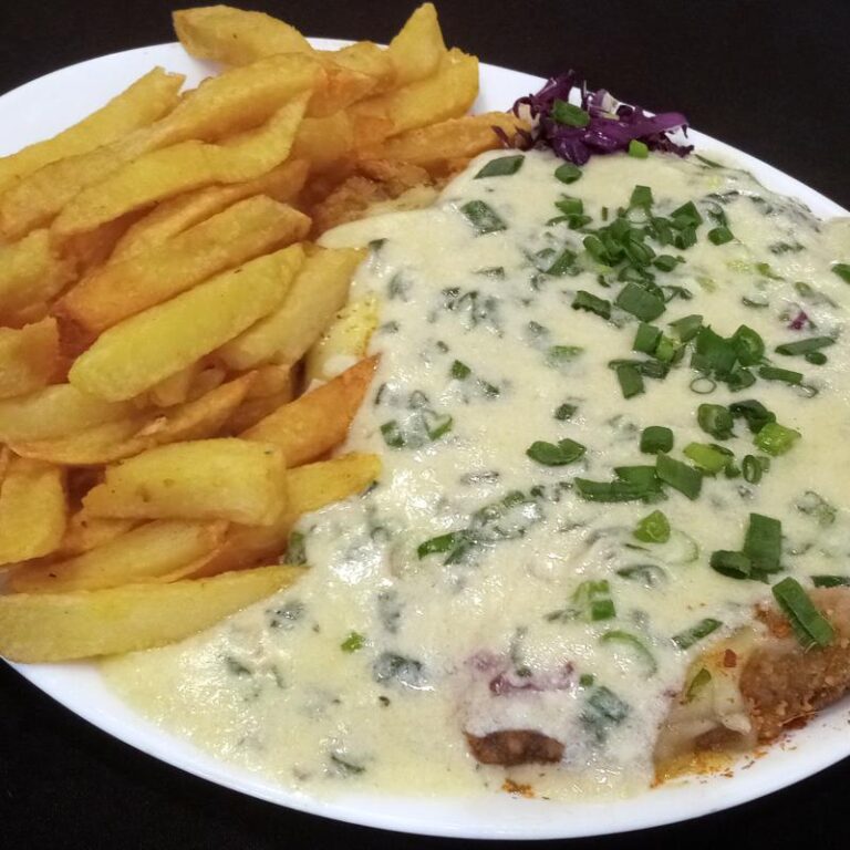Milanesa 4 Quesos con Guarnición