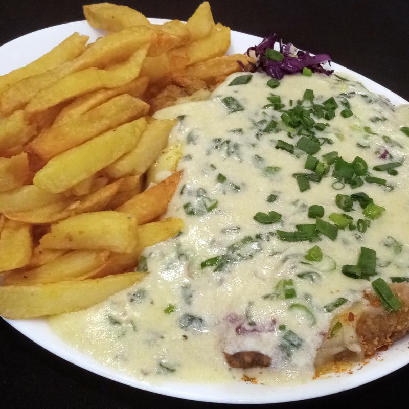 Milanesa 4 Quesos con Guarnición