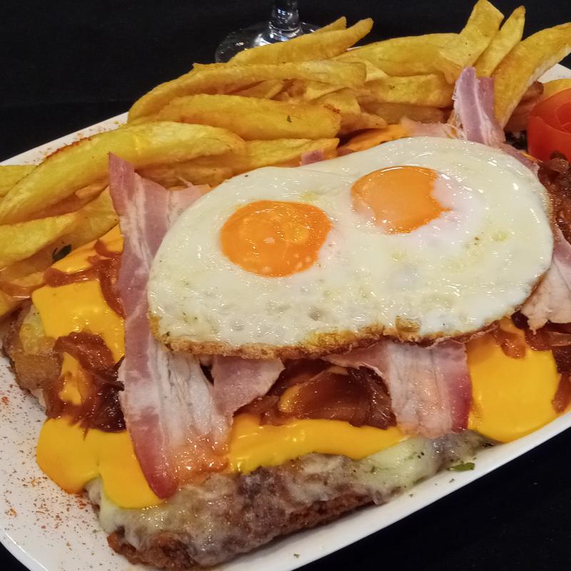 Milanesa con Cheddar más Guarnición