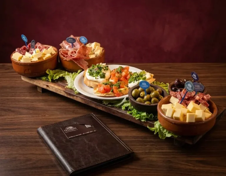tabla de quesos y picadas de La Casona de Flores